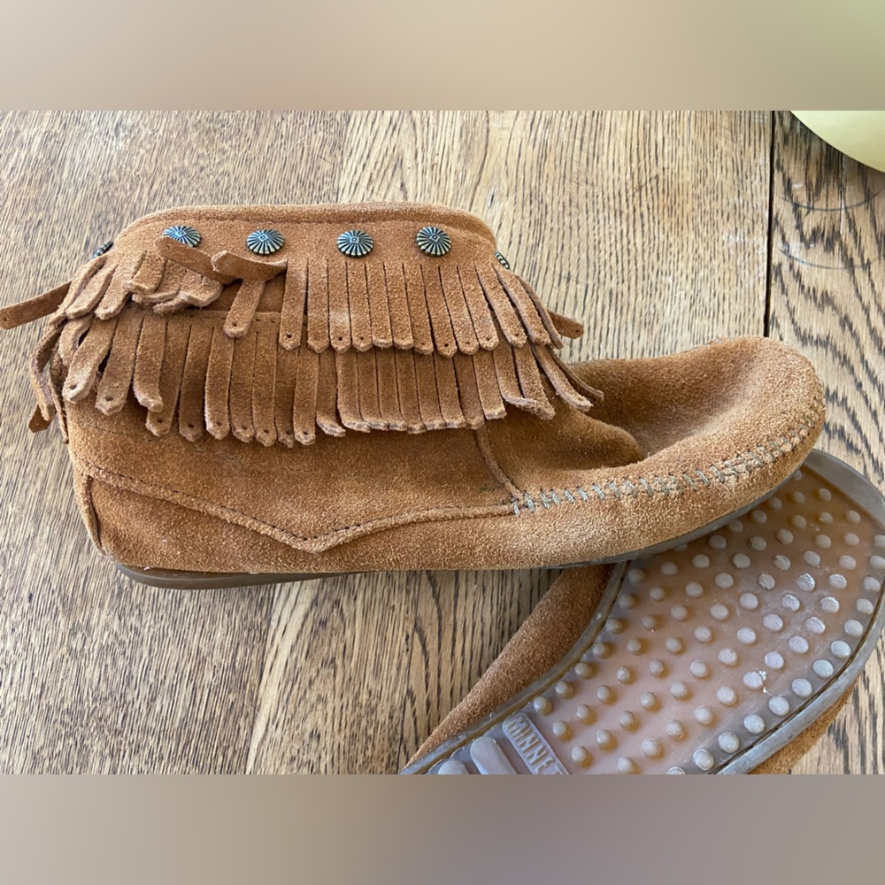 Minnetonka Double Fringe Side Zip Boot - Picture 5 of 6